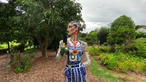 Glass statue in park Video stock 143648880