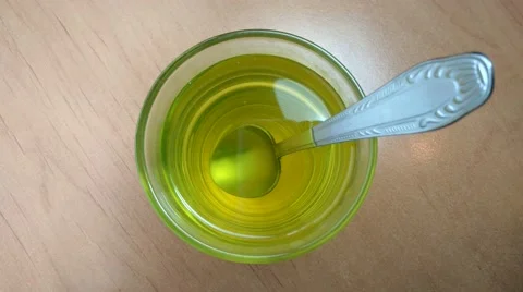 In a glass of water throw effervescent tablet Stock-Footage 68711226