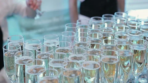 Glasses of champagne are on the table 動画素材 86820279
