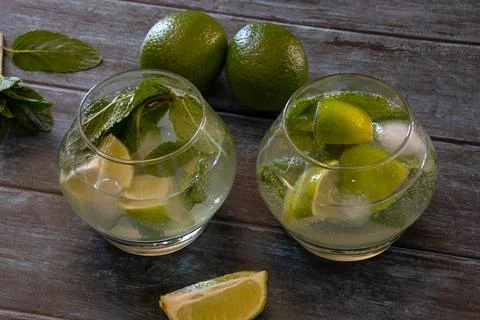 Glasses of mojito on a table Foto stock