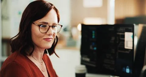 Glasses, programmer and computer with business woman in office for web deve.. Foto stock
