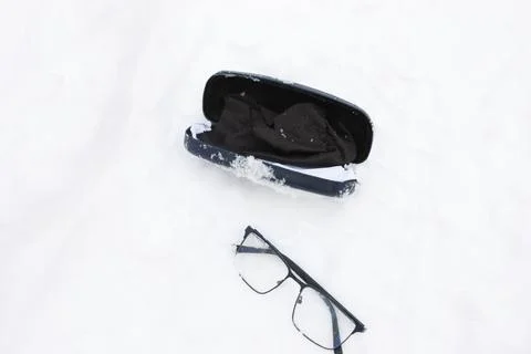 Glasses on the snow Stockfoto's