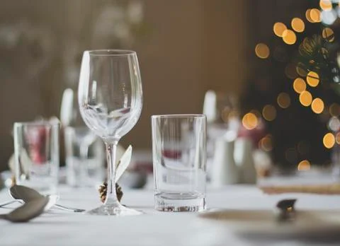 Glasses on table at wedding 스톡 사진