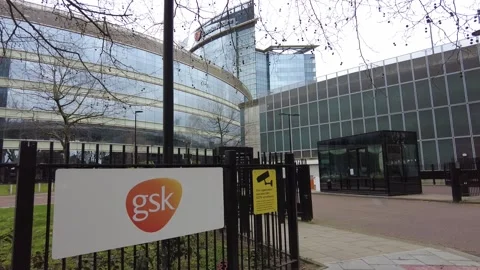 GlaxoSmithKline building- UK Vídeos de archivo 151206579