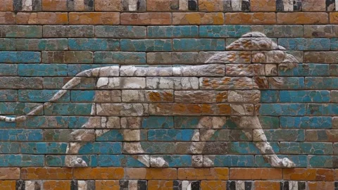 Glazed brick bas relief of Ishtar Gate of Babylon 스톡 동영상 142026319