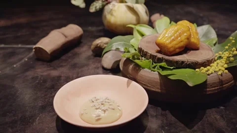 Glazed Madeleines with Native Sauce – Panning Presentation Video stock 314347672