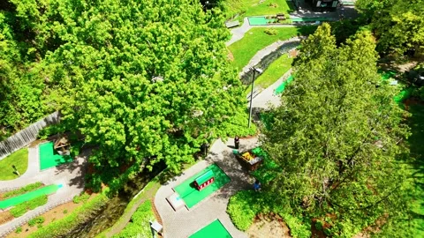 Gleam of the Sun - Fairmount Mini Golf - Syracuse, NY 库存影片 336516194