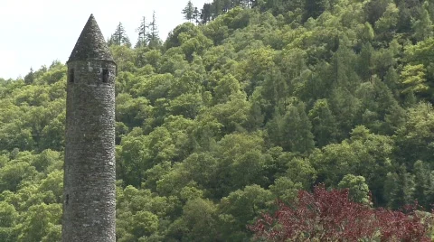 Glendalough Round Tower Tilt Down and Up Видео 460129
