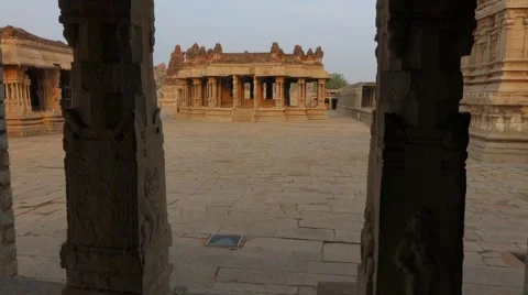 Glide to the square of the Vittala Temple 库存影片 43857347