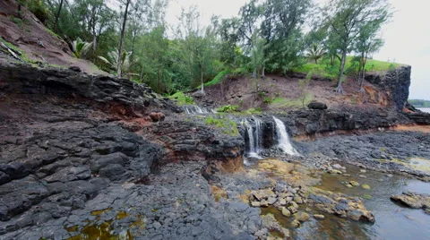 Glidecam to waterfall 動画素材 40217961