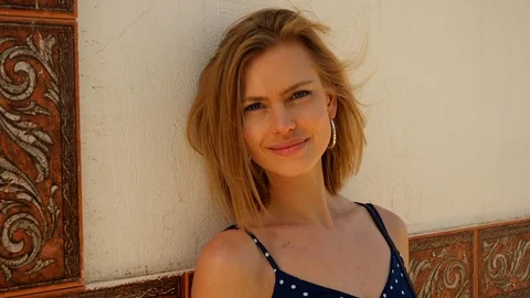 A glimpse of attractiveness Video stock 107012957