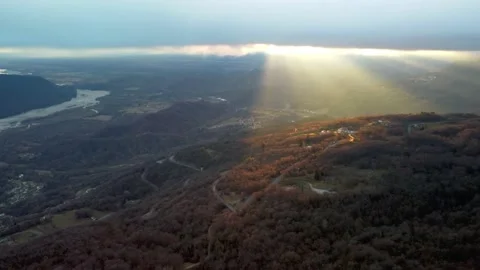 A glimpse of light on the mountain 動画素材 147746440