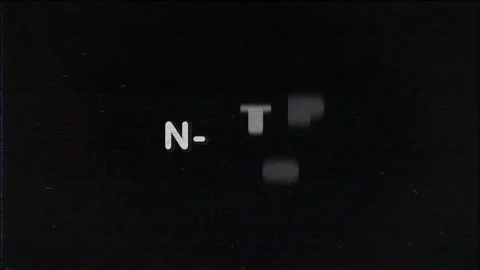Glitchy retro vhs tv static noise signal loss animation with static Vídeo Stock 338386511