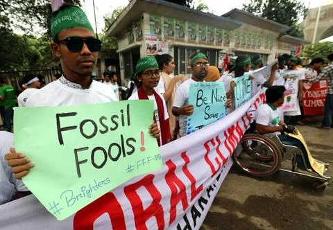 Global Climate Strike in Dhaka Protestors gathered in Dhaka, Bangladesh on... Stock Photos