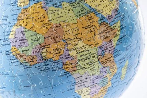 Globus aus Puzzleteilen zusammengesetzt. Der Kontinent Afrika. // 16.09.20... Stock Photos