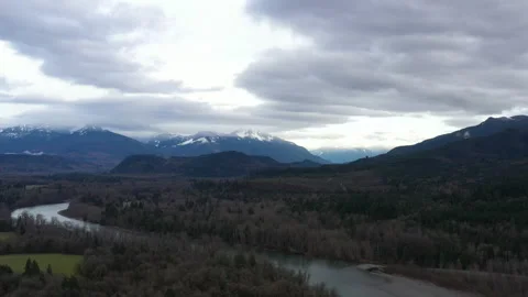 Gloomy River Mountain Pan 4k 30fps 库存影片 145236995