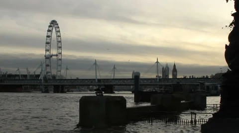 Gloomy Thames River at sunset Stock Footage 33434966
