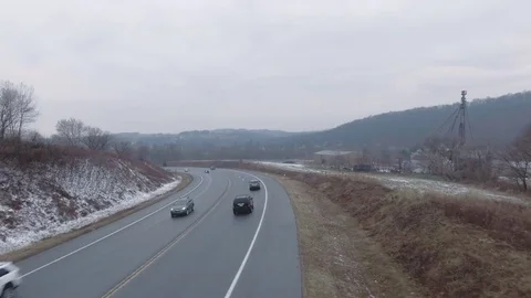 Gloomy winter highway bend Vídeos de archivo 71697674