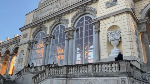 Gloriette, Schlosspark Schönbrunn, Vienna Landmark, Wien Österreich Stock Footage