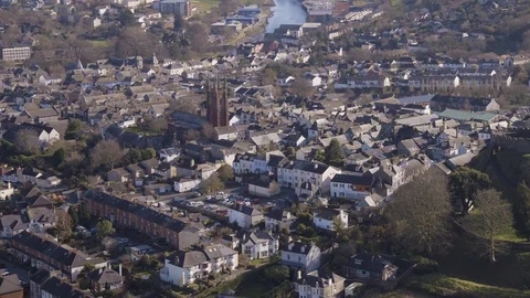 Glorious aerial of Totnes, Devon, on the banks of the river Dart. South Stock Footage 129809084