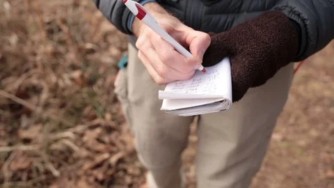 Gloves 動画素材 104975835