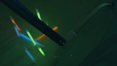 Glow stick Stockbeeldmateriaal 235384136