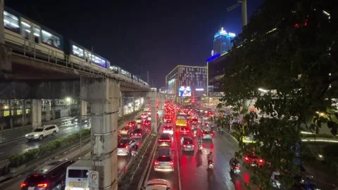 Glowing City Lights and Rain in Mandaluyong 4K 60fps Vídeos de archivo 338350532