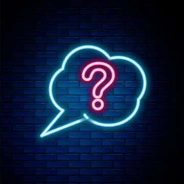 Glowing neon line Speech bubble and Question icon isolated on brick wall Illustrazione stock