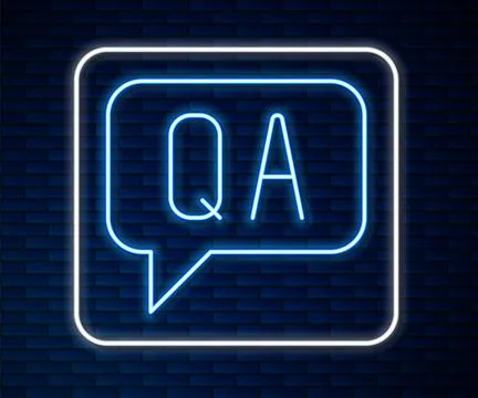 Glowing neon line Speech bubbles with Question and Answer icon isolated on .. Illustrazione stock