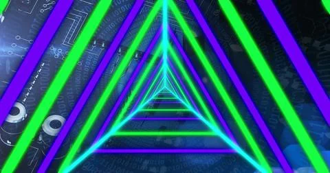 Glowing triangular frames receding into digital tunnel, with binary, schematic Stockfoto's