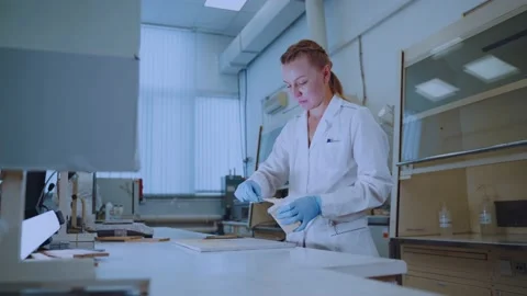 Glue testing in the laboratory, glue application Video stock 202047417