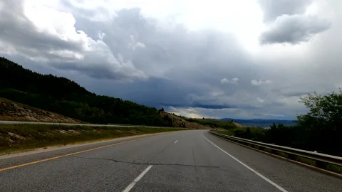 Go Pro Driving into Butte, MT Stockbeeldmateriaal 244819265