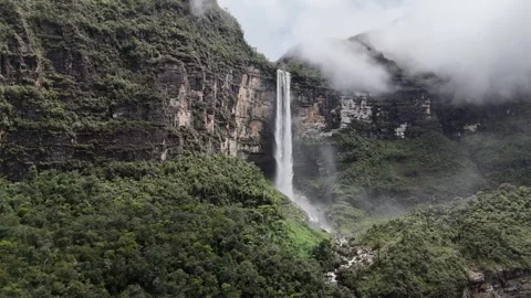 Gocta Waterfall, Dramatic Scenery 4k UHD Aerial Stock-Footage 335784983