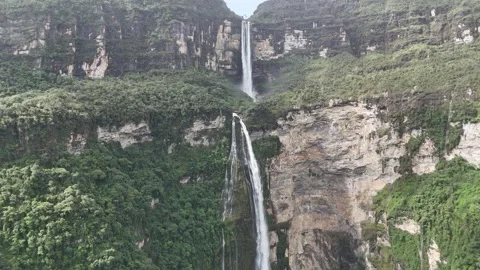 Gocta Waterfall, Dramatic Scenery 4k UHD Aerial Stock-Footage 335785093