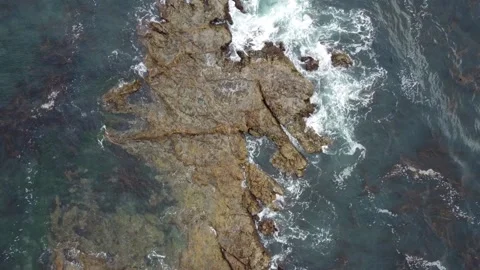 Gods Eye Ocean Waves Drone Slow-Mo 1080p Stockbeeldmateriaal 170734870