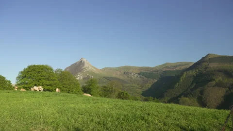 Goierri landscape, Txindoki mountain in Basque Country Video stock 152471681