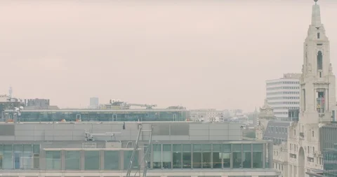 Going down in a lift 動画素材 88317959