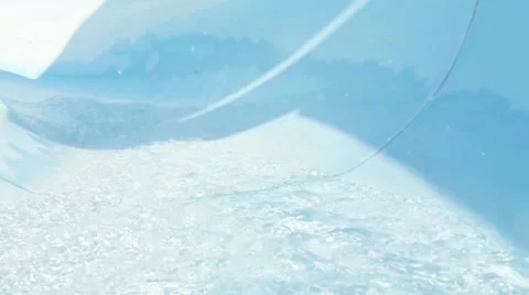 Going down a waterslide Vidéo 40574713