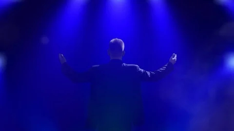 Going to the stage Stockbeeldmateriaal 104410260