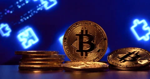 GOLD Bitcoin Background. Crypto currency Bitcoin, BTC. Blockchain finance, DEFI Vídeos de archivo 152960607