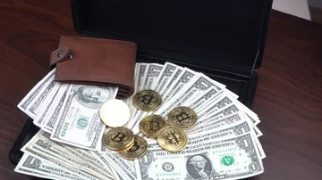 Gold bitcoinand  dollar stacks Stock Footage 85516889
