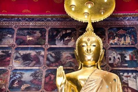 Gold buddha statue Fotos de archivo