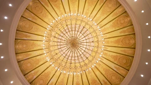 Gold Ceiling Dome with Crystal Chandelier Vidéo 341547403