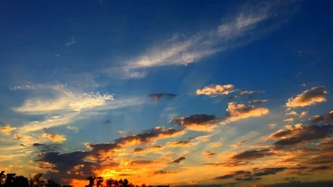 Gold color cloud: Timelapse 스톡 동영상 80148817