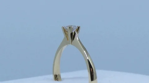 Gold diamond ring Video stock 124697843