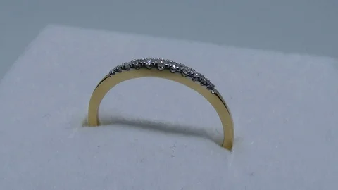 Gold diamond ring Video stock 124697924