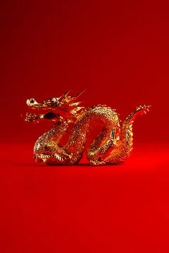 Gold dragon 3d on red background, Chinese new year 2024 Year of the dragon Illustrazione stock