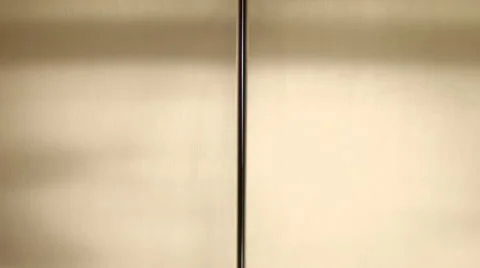 The gold metal elevator doors opening and closing on the white background Vidéo 51440474