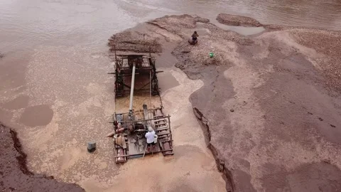 Gold-mining in the Peruvian Amazon Video stock 132190328