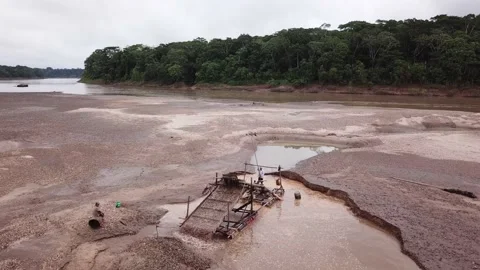 Gold-mining in the Peruvian Amazon Video stock 132190751